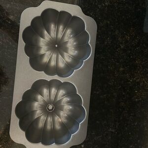 Nordic Ware Great Pumpkin Pan